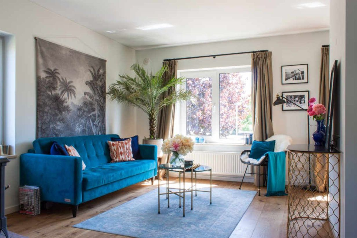 The design of the living room looks luxurious 08
