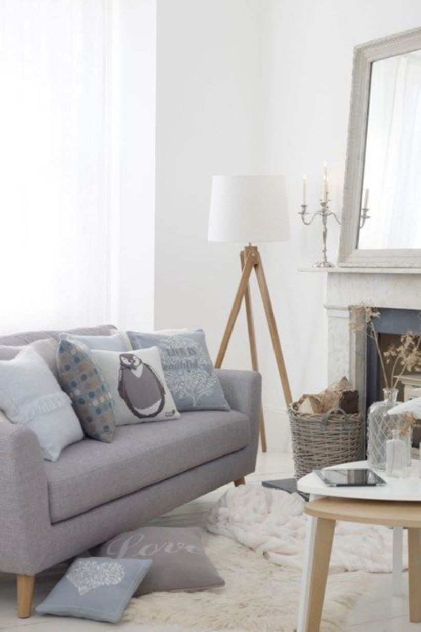 The design of the living room looks luxurious 16