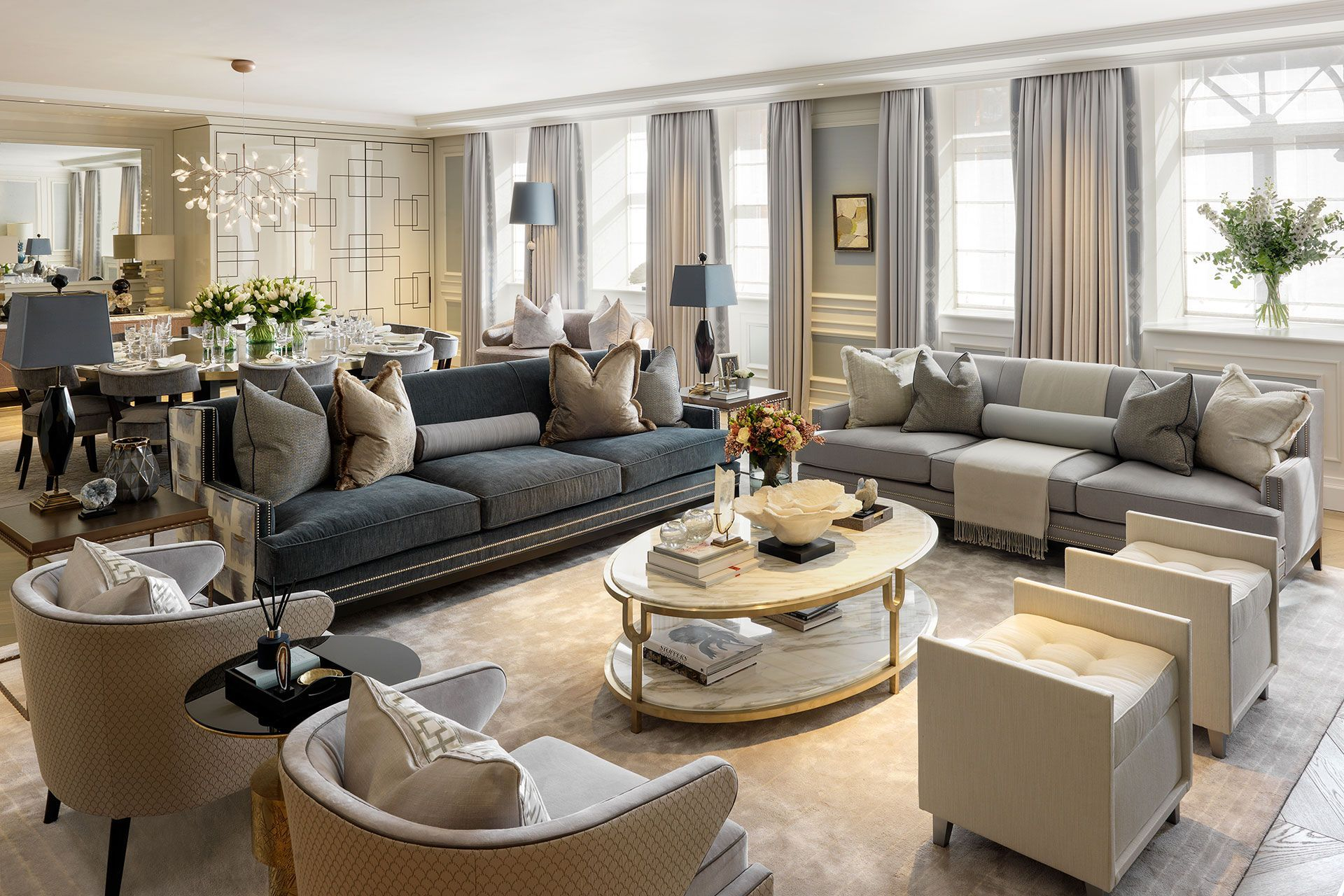 The design of the living room looks luxurious 27