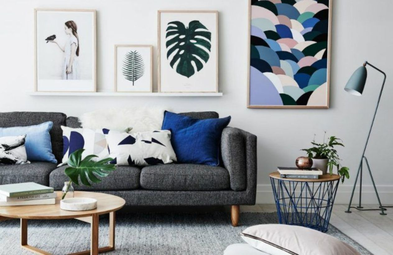 The design of the living room looks luxurious 28