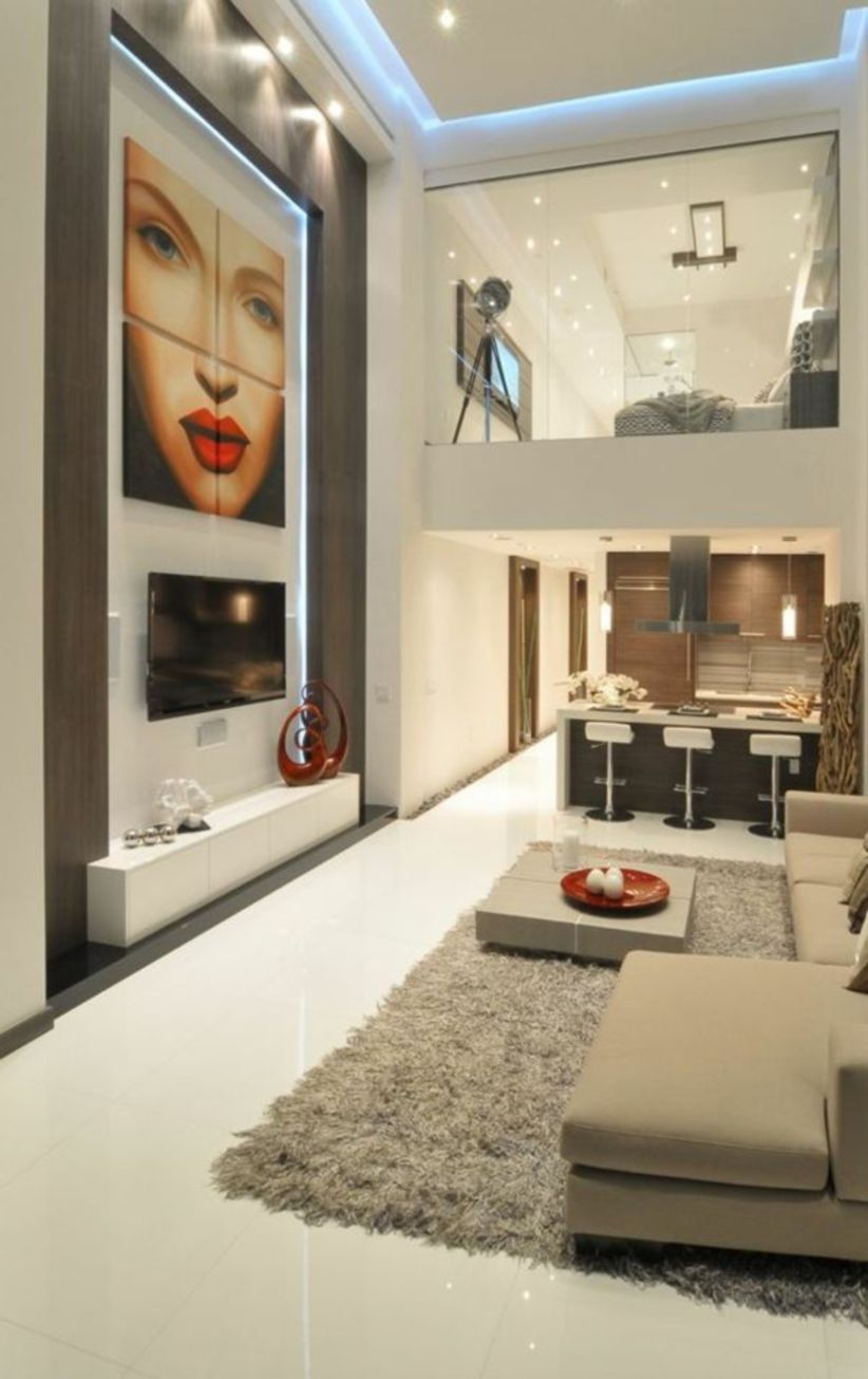 The design of the living room looks luxurious 31