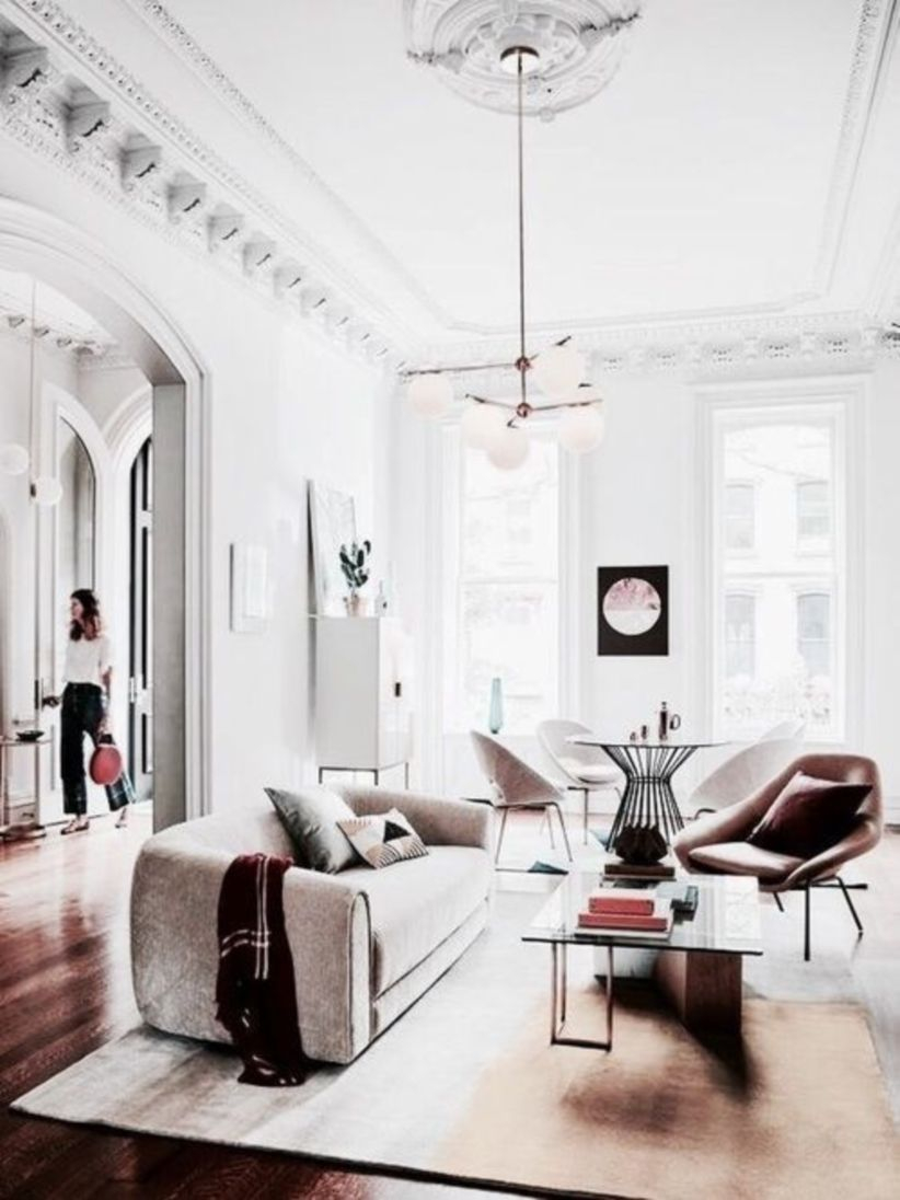 The design of the living room looks luxurious 39