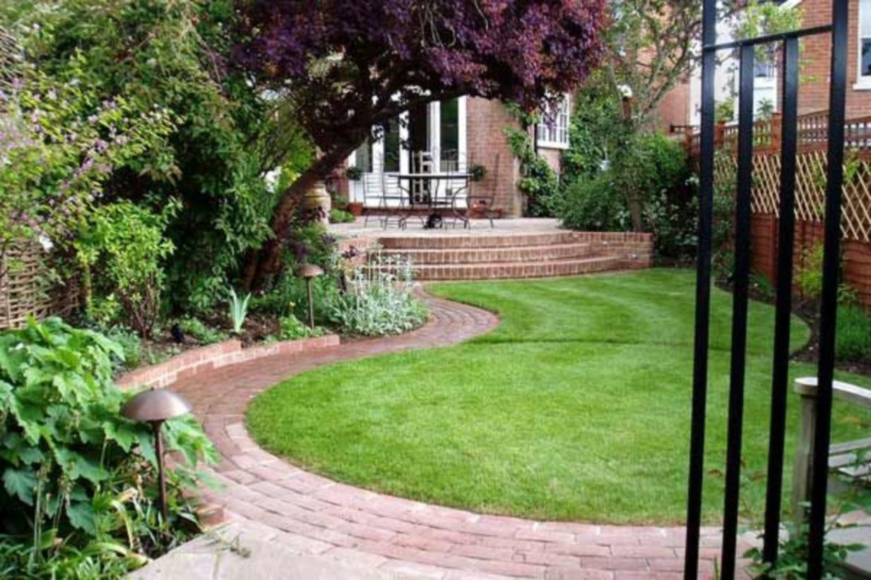 A small garden design that is still beautiful to see 10