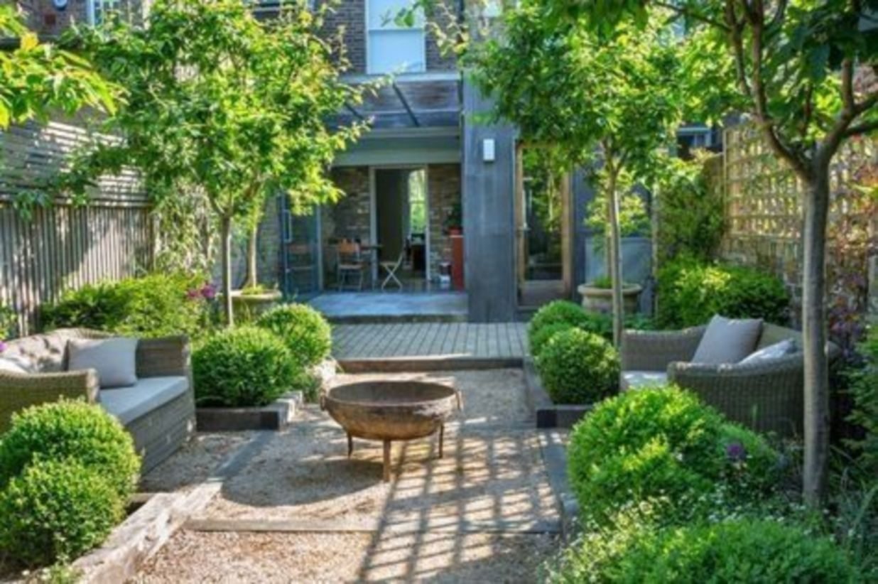 A small garden design that is still beautiful to see 20