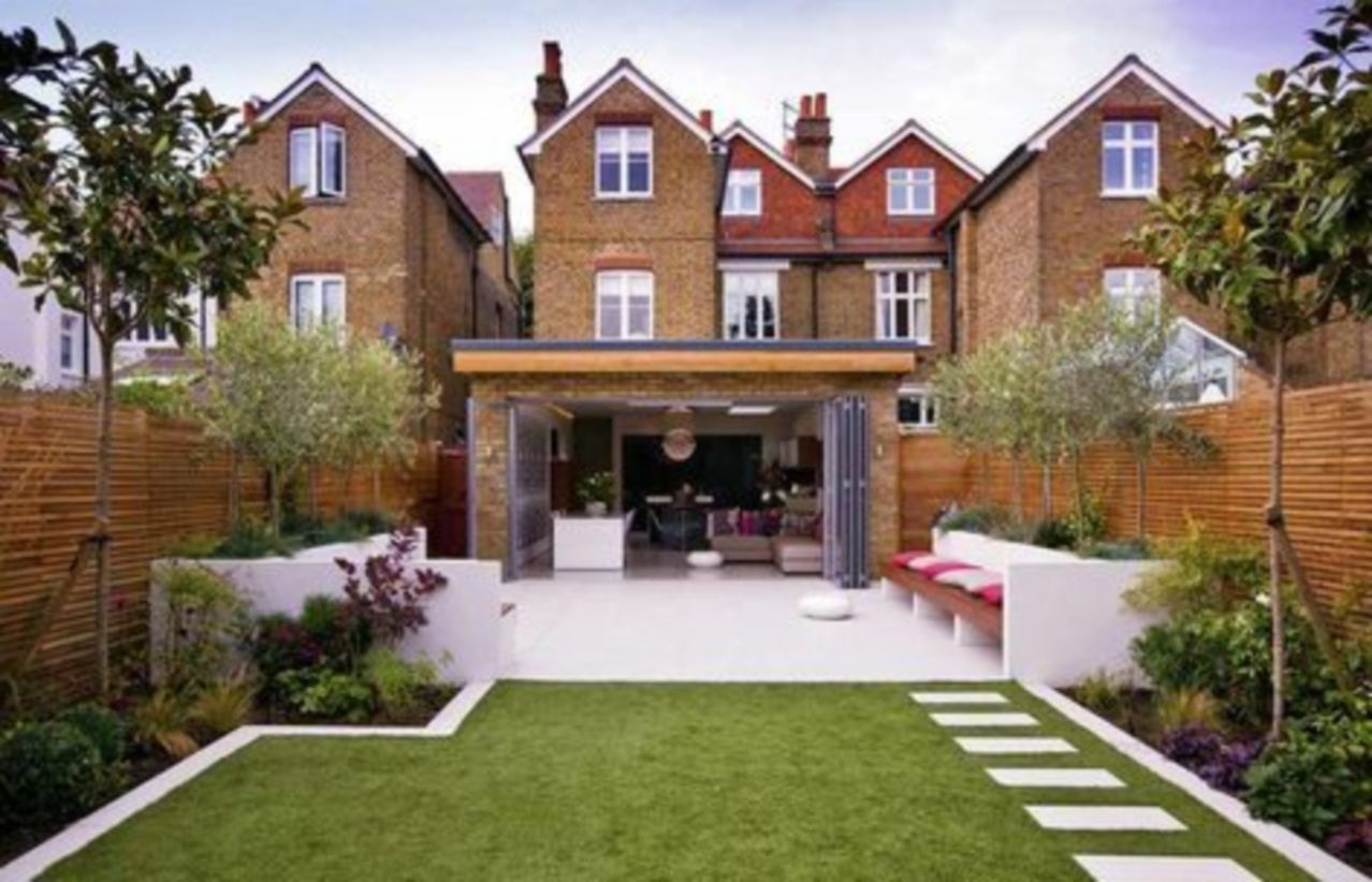 A small garden design that is still beautiful to see 25