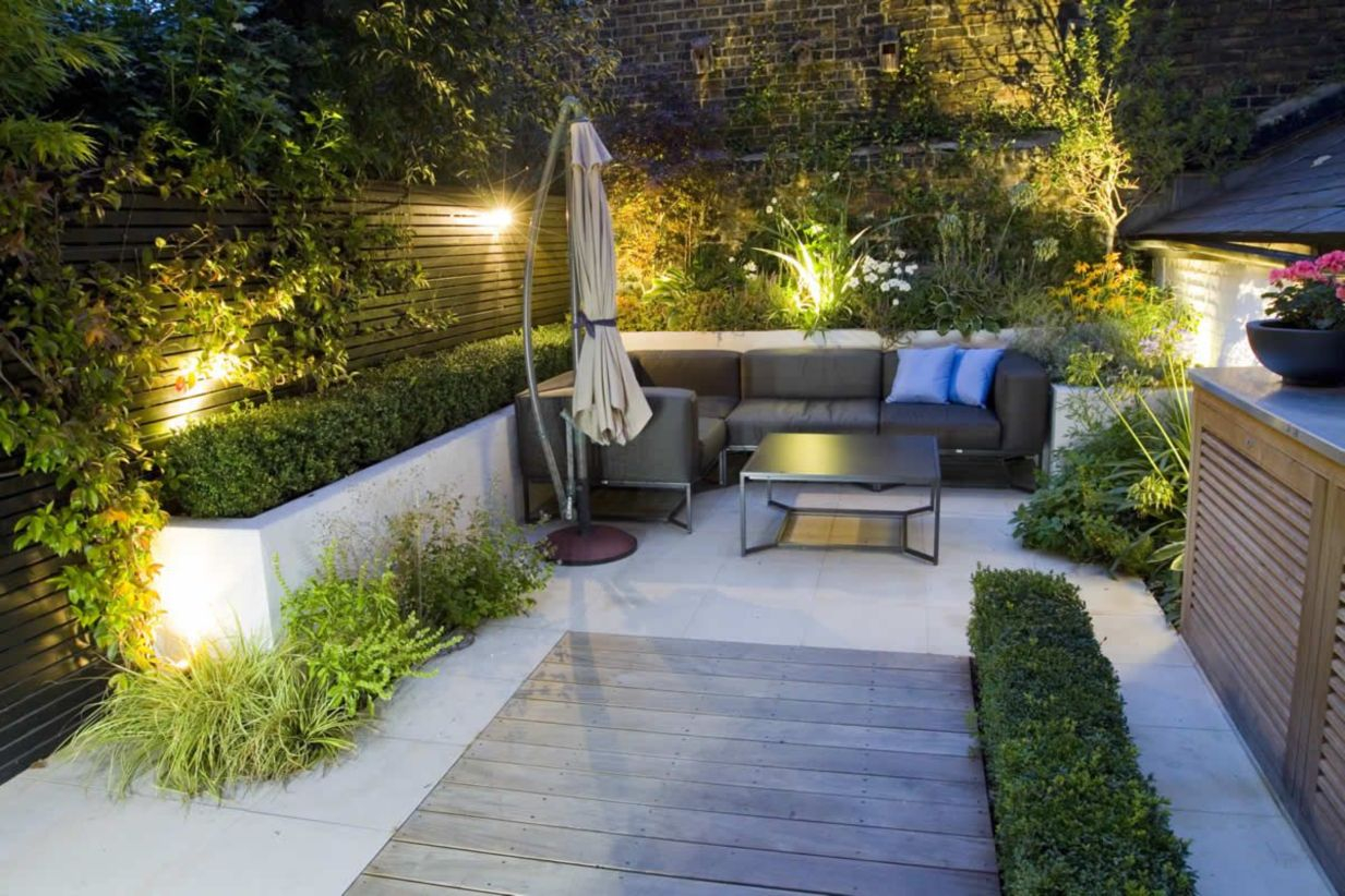A small garden design that is still beautiful to see 35