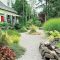 Garden exterior design ideas using grass that make your home more fresh 02