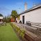Garden exterior design ideas using grass that make your home more fresh 08