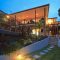 Garden exterior design ideas using grass that make your home more fresh 09