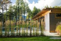 Garden exterior design ideas using grass that make your home more fresh 30