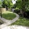 Garden exterior design ideas using grass that make your home more fresh 45