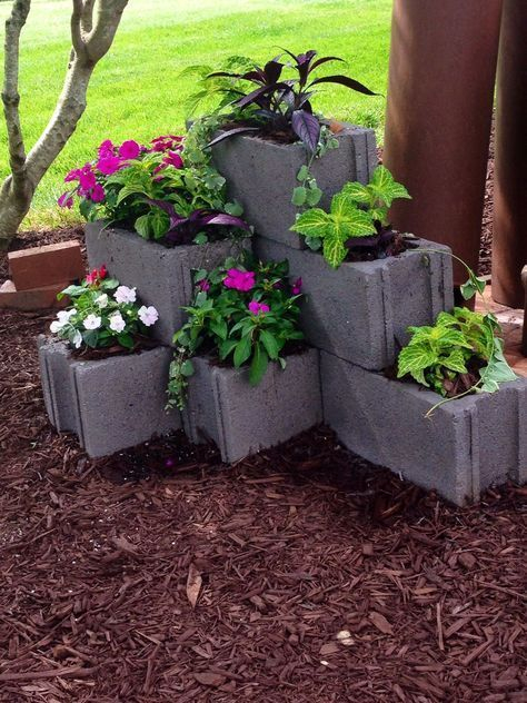 The best cinder block garden design ideas in your frontyard 38