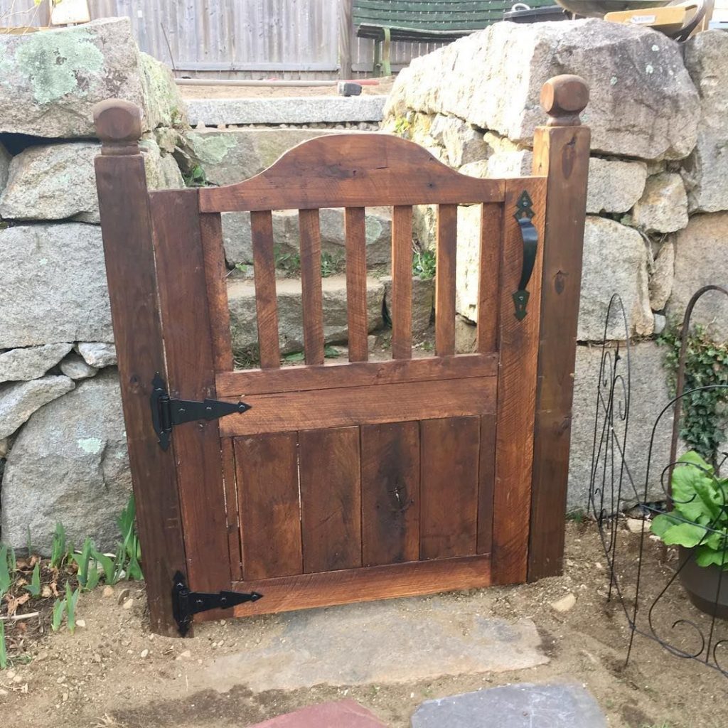 The best gate design ideas that you can copy right now in your home 12