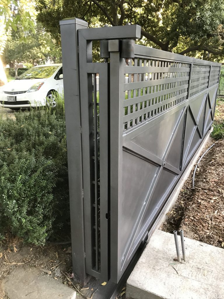 The best gate design ideas that you can copy right now in your home 29