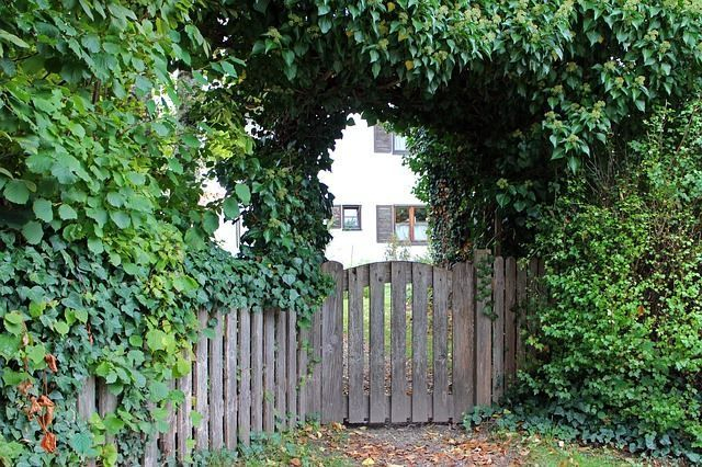 The best gate design ideas that you can copy right now in your home 33
