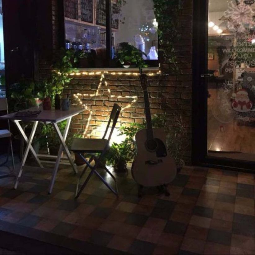 Front yard exterior design with beautiful garden lights 30