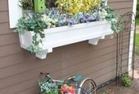 Exterior decoration ideas with flower in window 46
