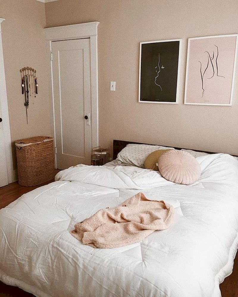 Luxury bedroom design ideas with goose feather 17