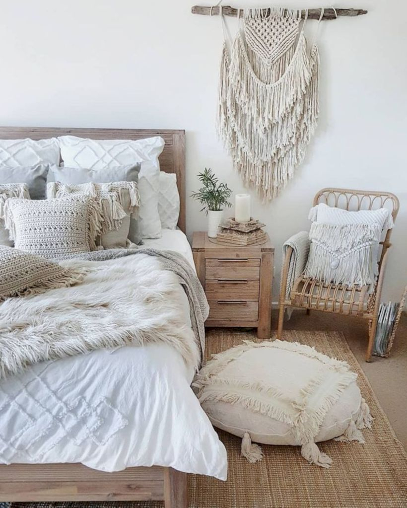 Romantic bedroom decorating ideas in your apartment 04
