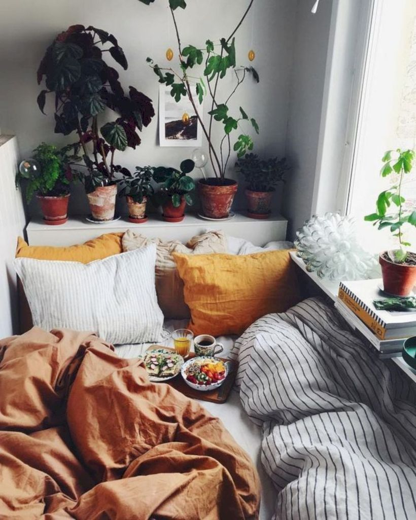 Romantic bedroom decorating ideas in your apartment 22