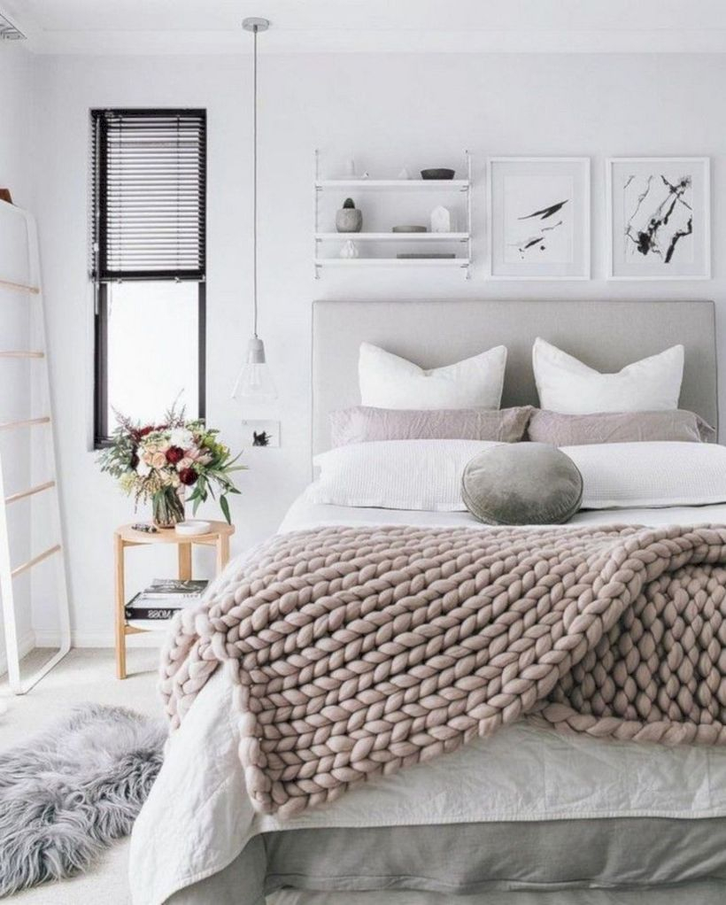 Romantic bedroom decorating ideas in your apartment 26