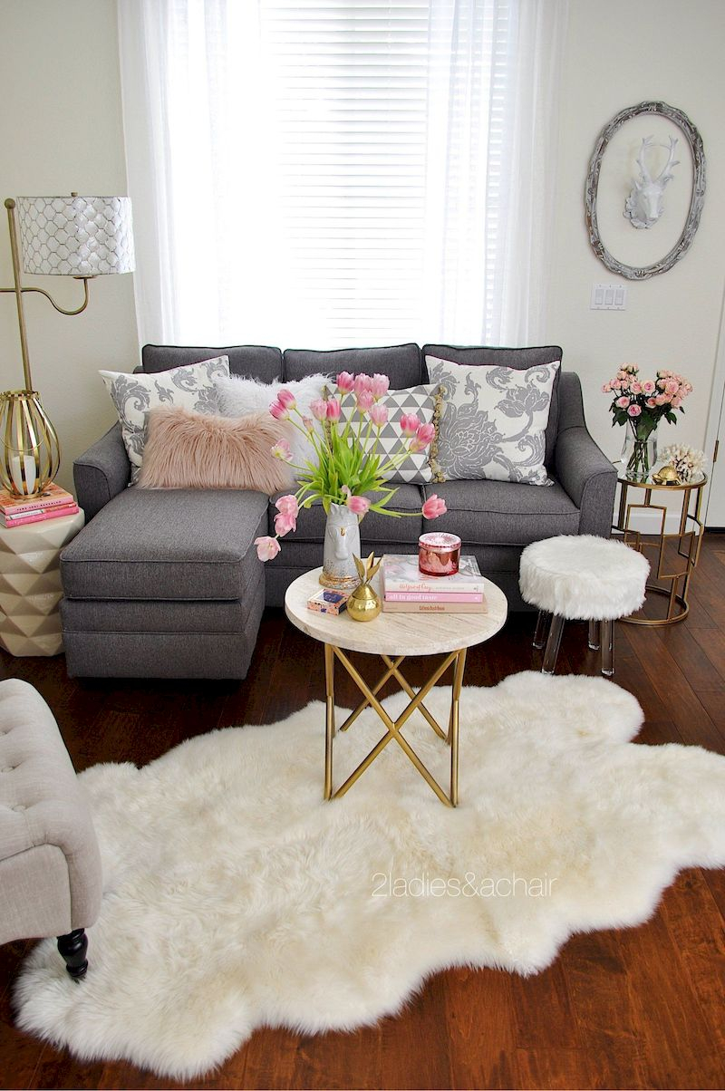 Spring living room design ideas that you can copy right now 28