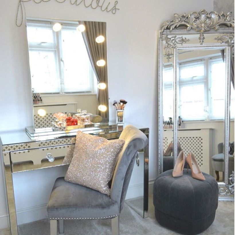 The best makeup table design ideas that you must copy right now 13