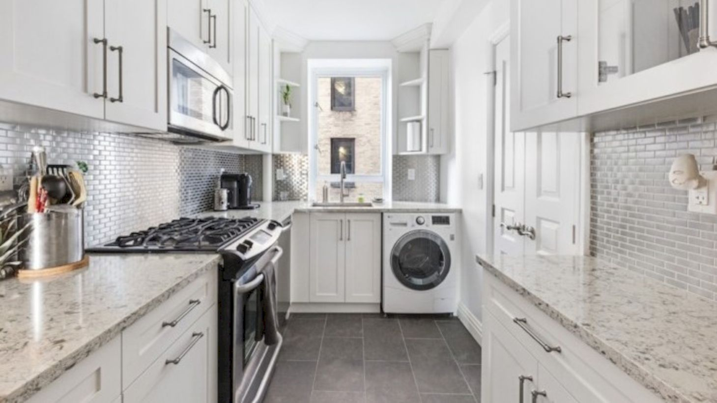 Inspiring small laundry room design ideas in spring 2019 01