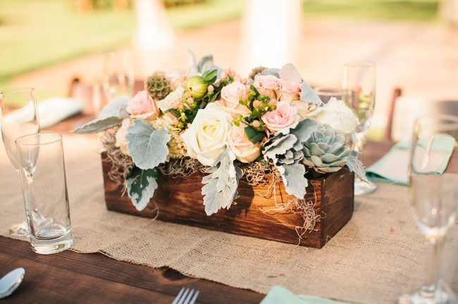 Inspiring wooden box ideas for flower that you can try 15