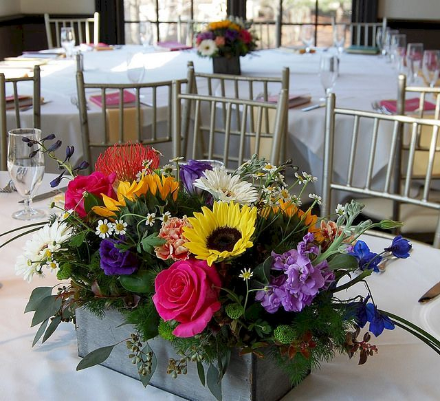 Inspiring wooden box ideas for flower that you can try 18