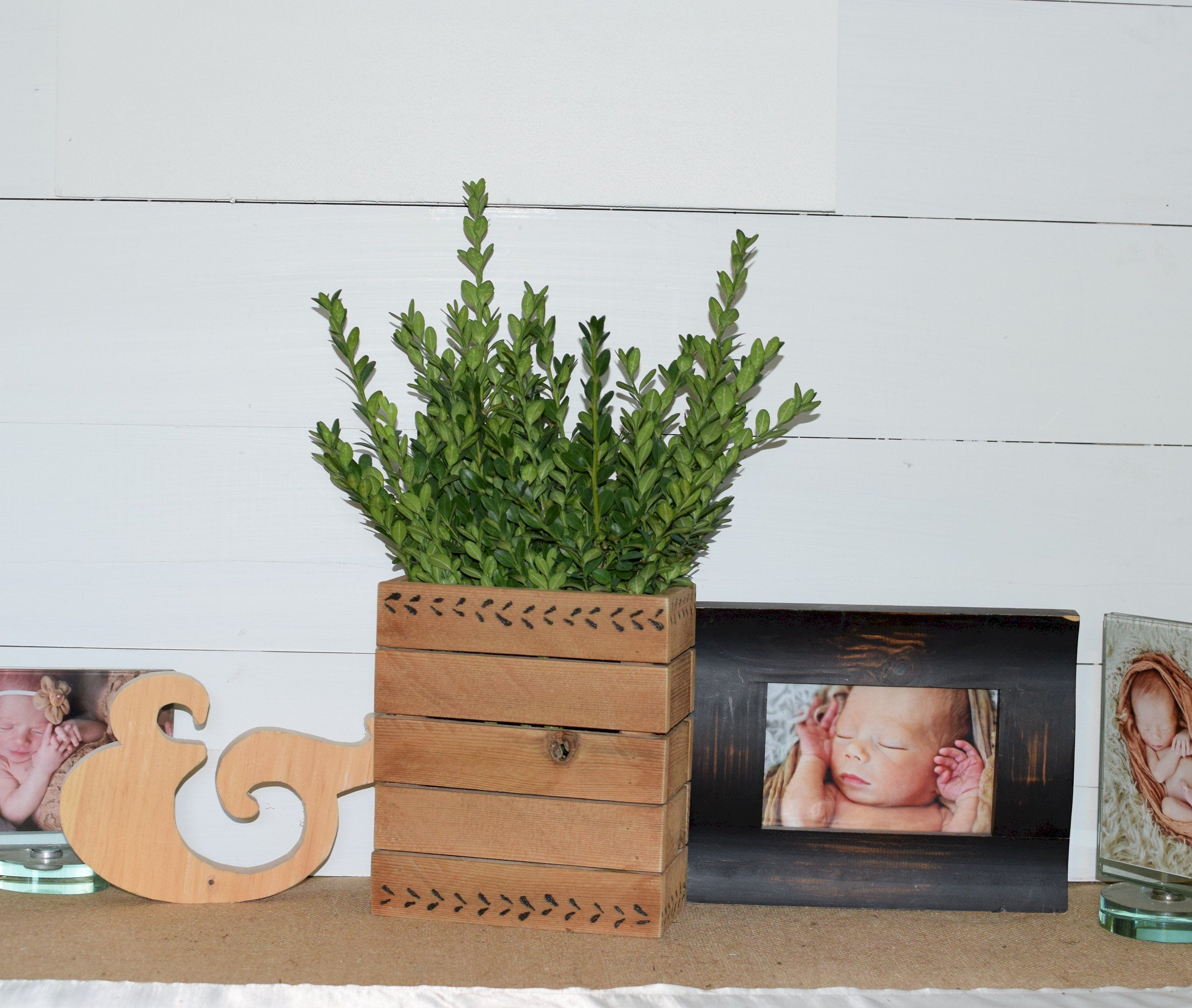 Inspiring wooden box ideas for flower that you can try 20