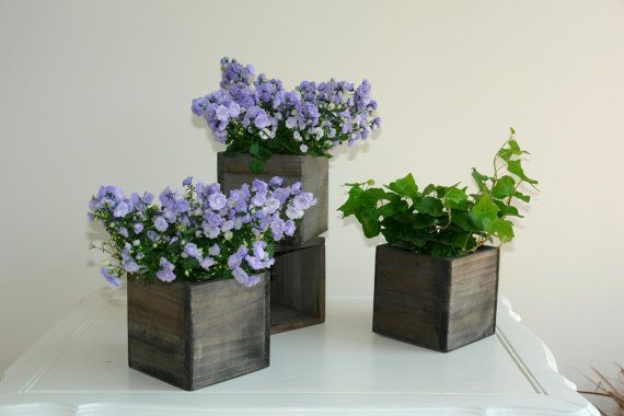 Inspiring wooden box ideas for flower that you can try 23