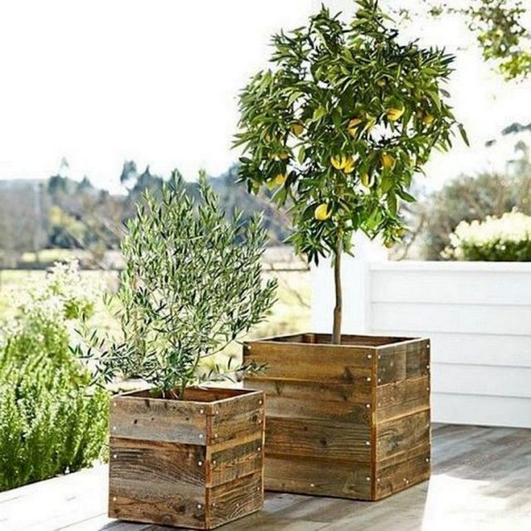 Inspiring wooden box ideas for flower that you can try 33