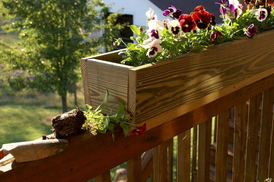 Inspiring wooden box ideas for flower that you can try 38