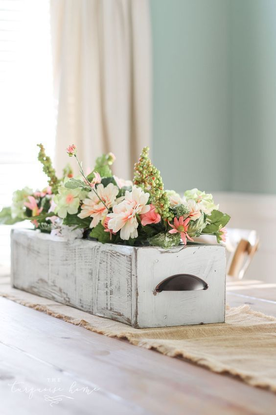 Inspiring wooden box ideas for flower that you can try 41