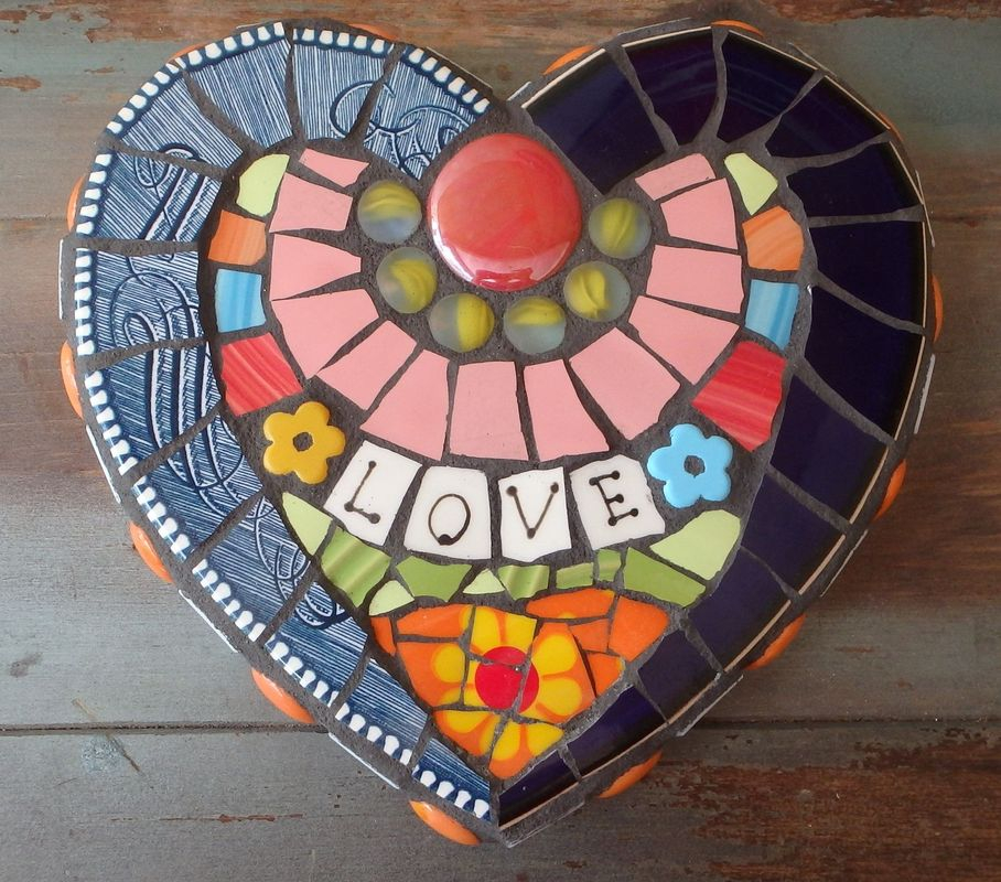 Adorable diy mosaic craft ideas to beautify your home decoration 21