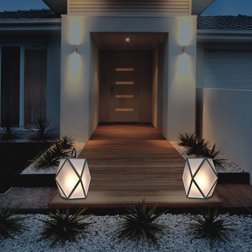 60 Adorable Front Yard Lighting Ideas For Your Summer Night Vibe ...