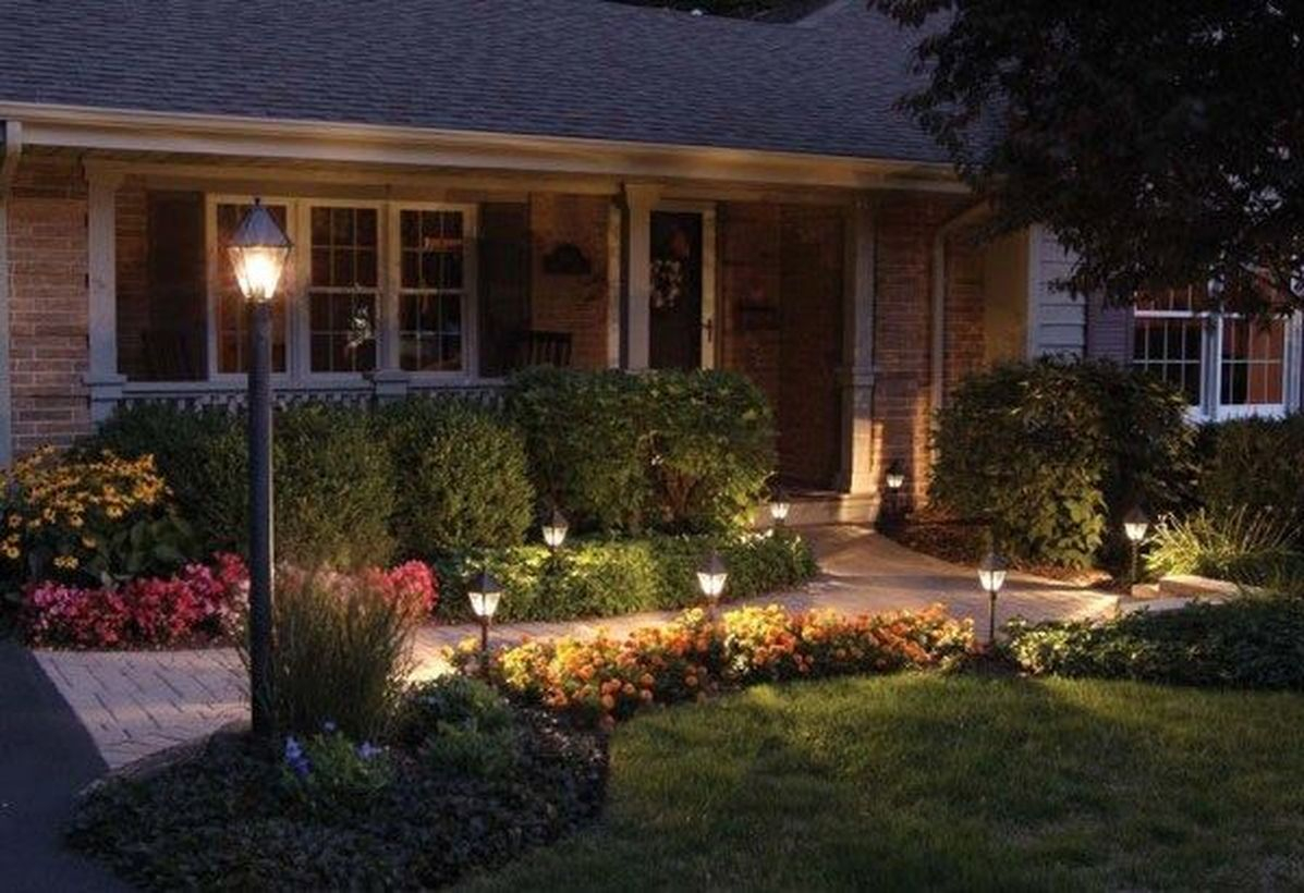 60 Adorable Front Yard Lighting Ideas For Your Summer Night Vibe ...