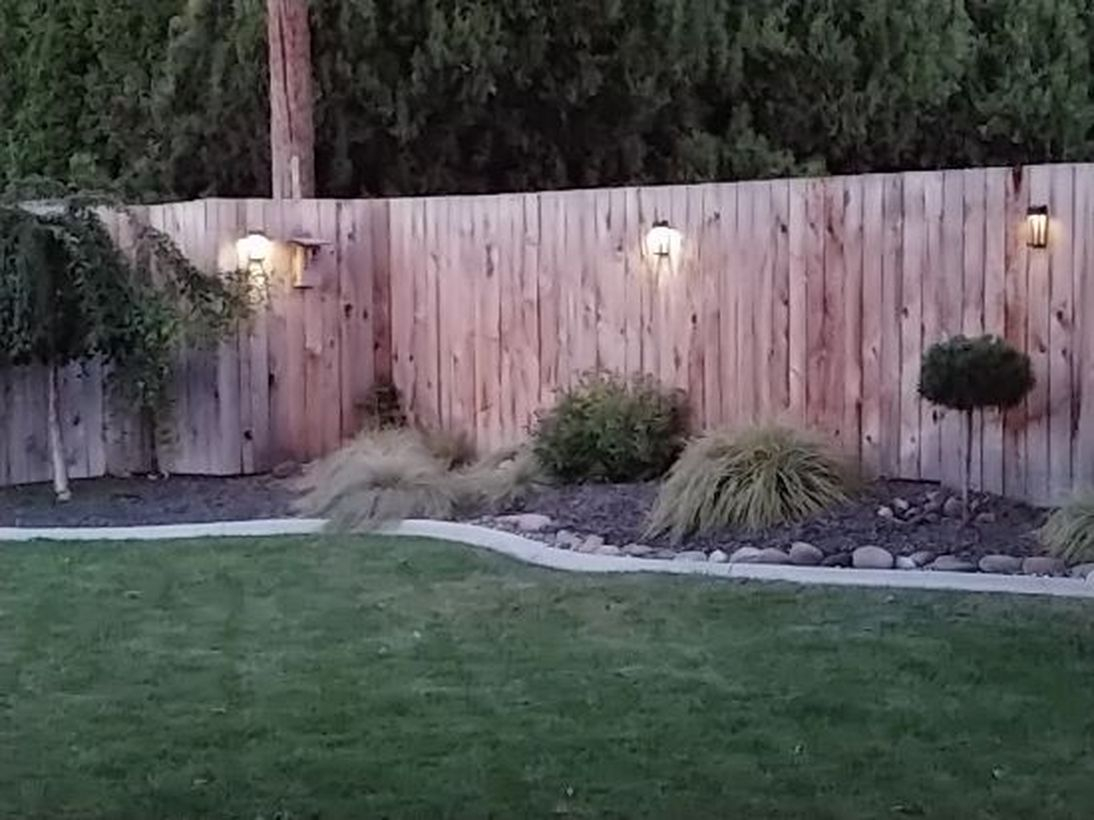 Adorable front yard lighting ideas for your summer night vibe 17