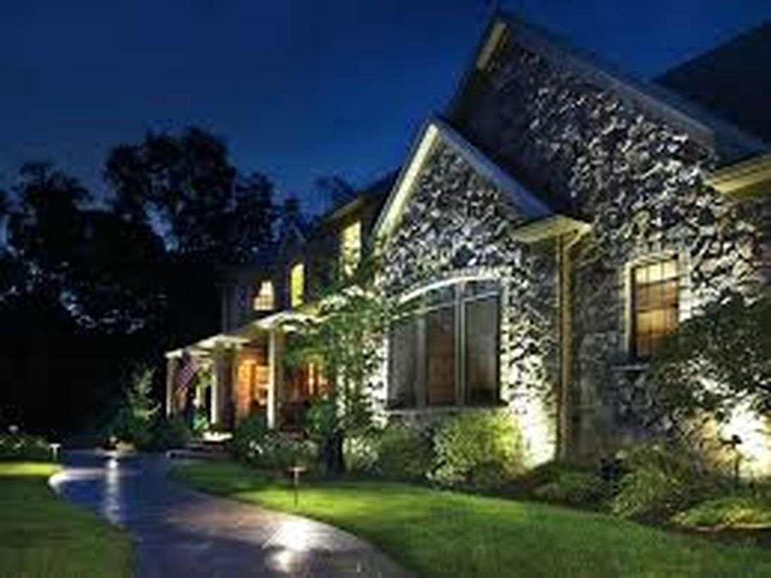 Adorable front yard lighting ideas for your summer night vibe 48