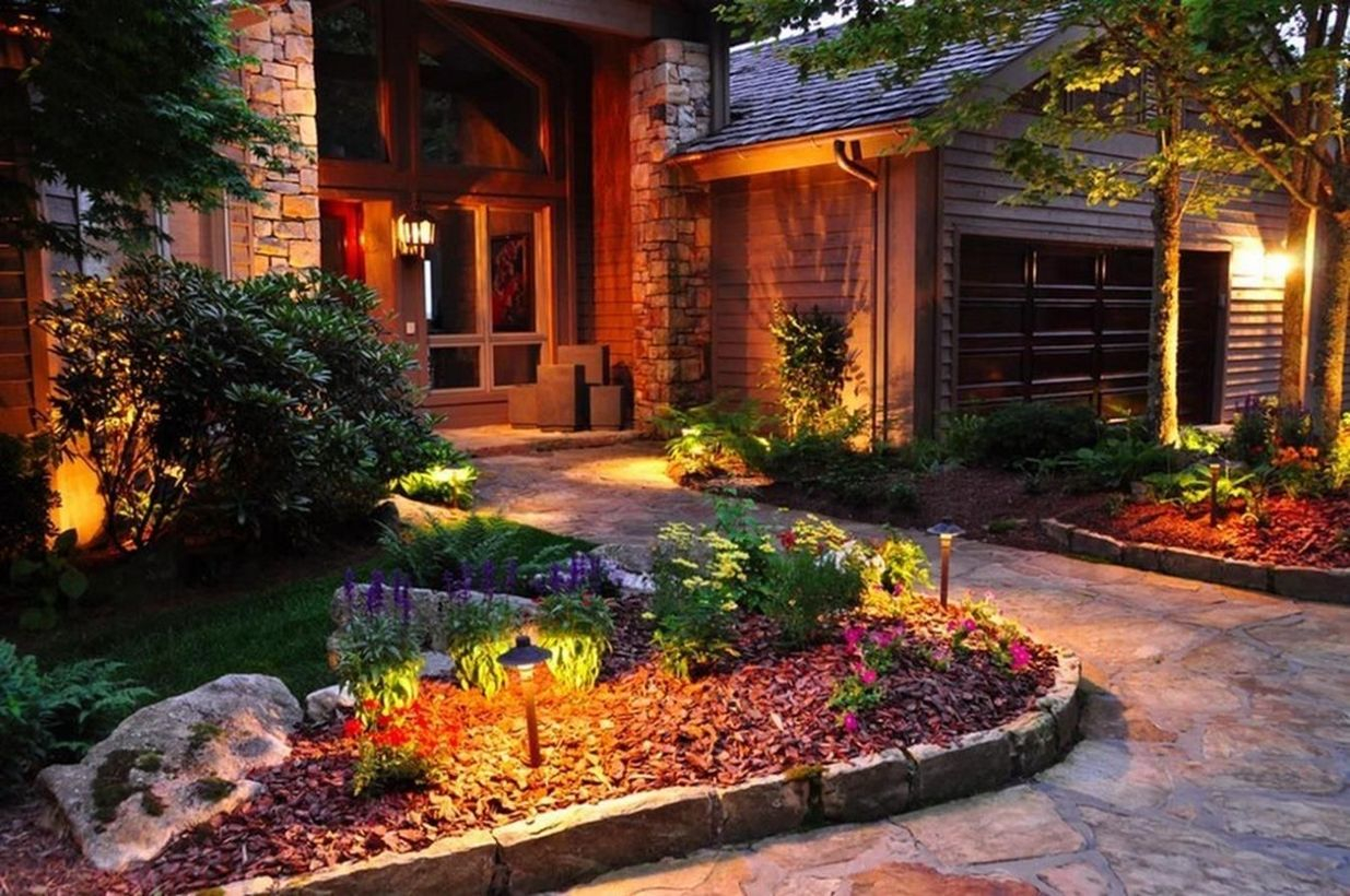 Adorable front yard lighting ideas for your summer night vibe 53