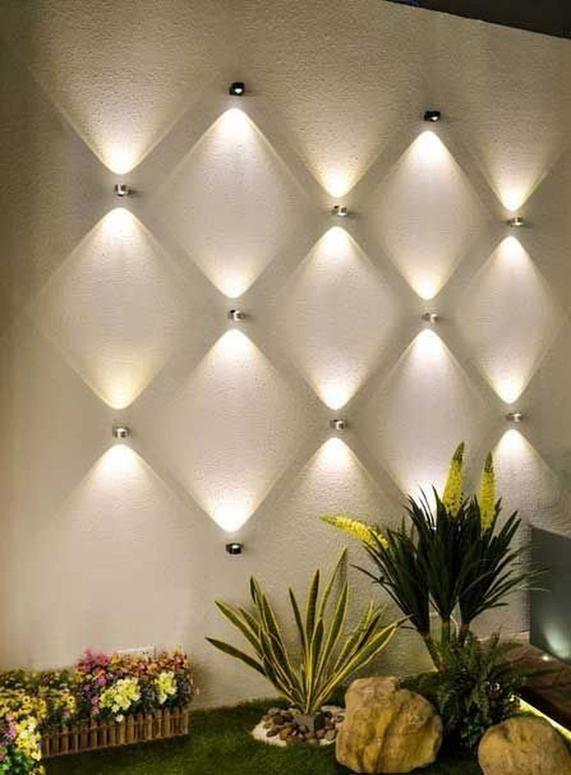 Adorable front yard lighting ideas for your summer night vibe 55