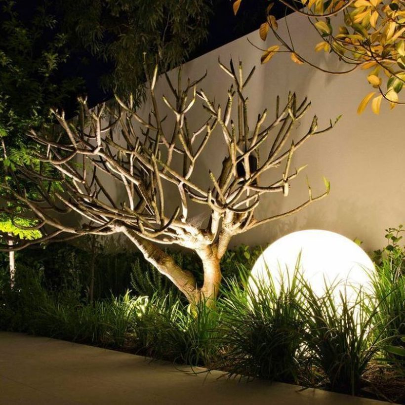 Adorable front yard lighting ideas for your summer night vibe 56