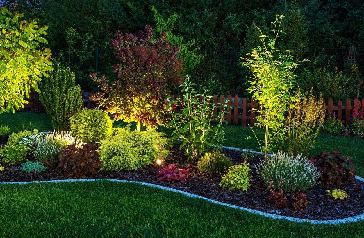 Adorable front yard lighting ideas for your summer night vibe 58