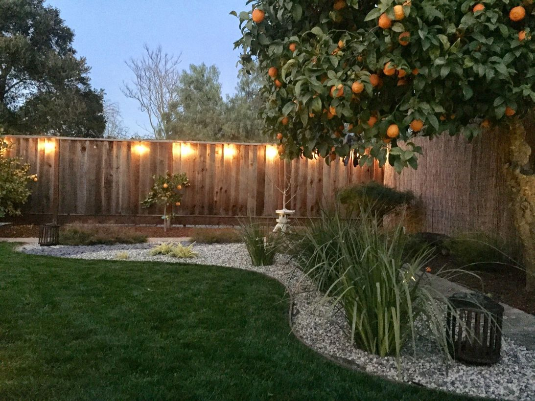 Adorable front yard lighting ideas for your summer night vibe 59