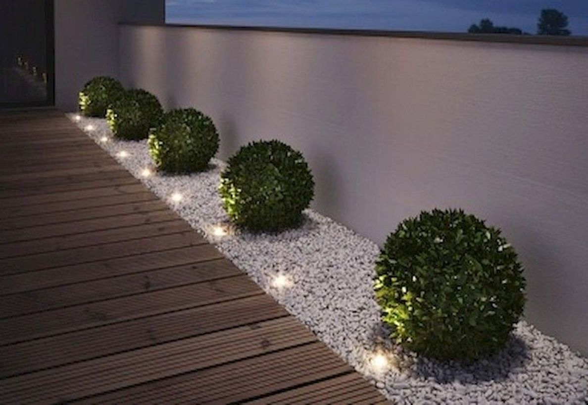 Adorable front yard lighting ideas for your summer night vibe 61