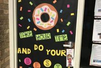 An amazing diy paper craft for classroom with motivational quotes to decorate your door