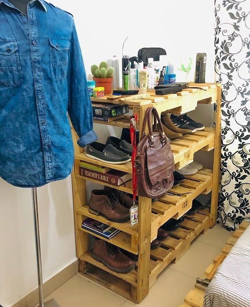 Wooden rack ideas to be applied into any home styles for a warmer room impression 31