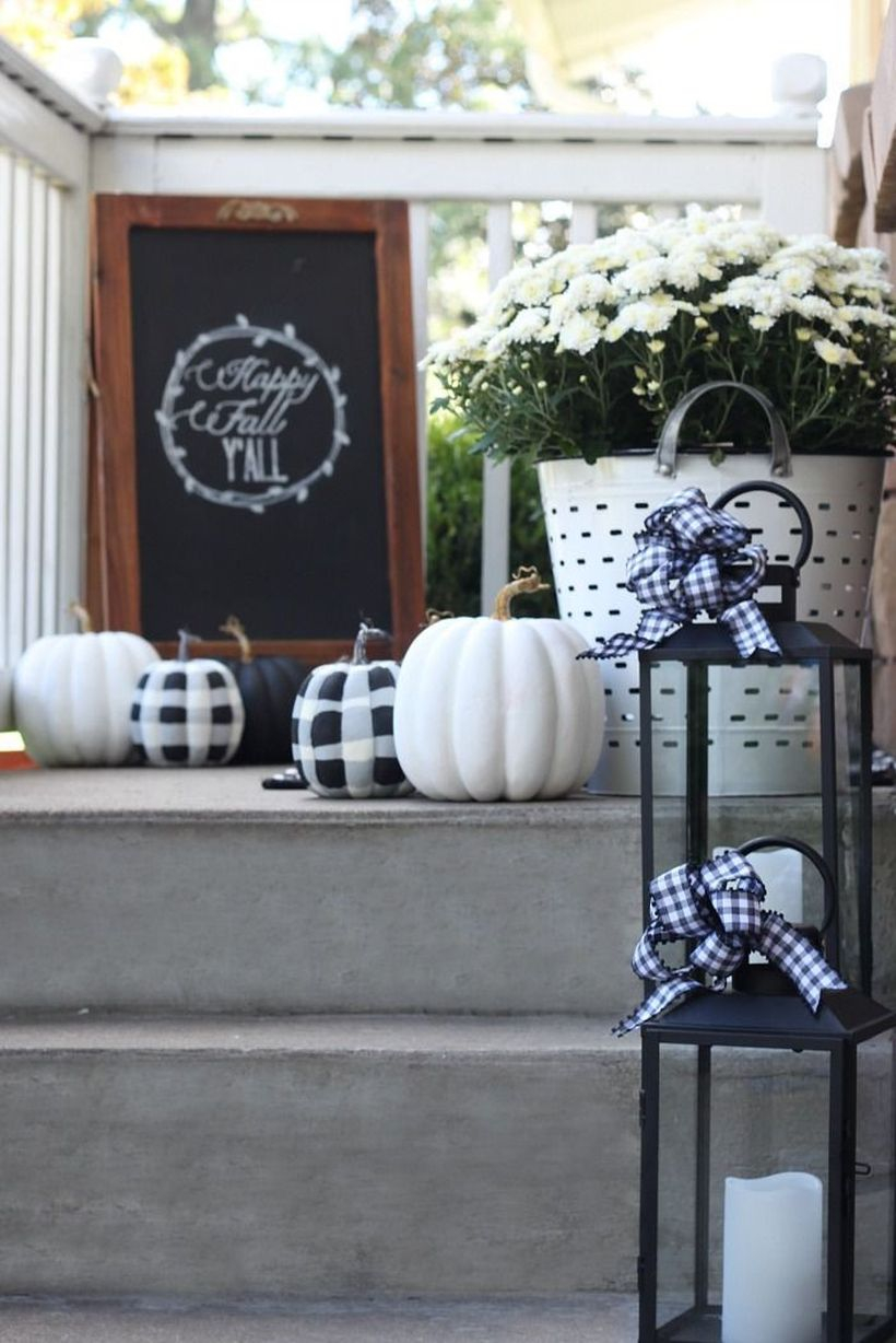A attractive outdoor redecoration from summer to fall with versatile post painted pumpkins and seasonal signs, you can also instantly dress up your outdoor entryway with few cozy lanterns.