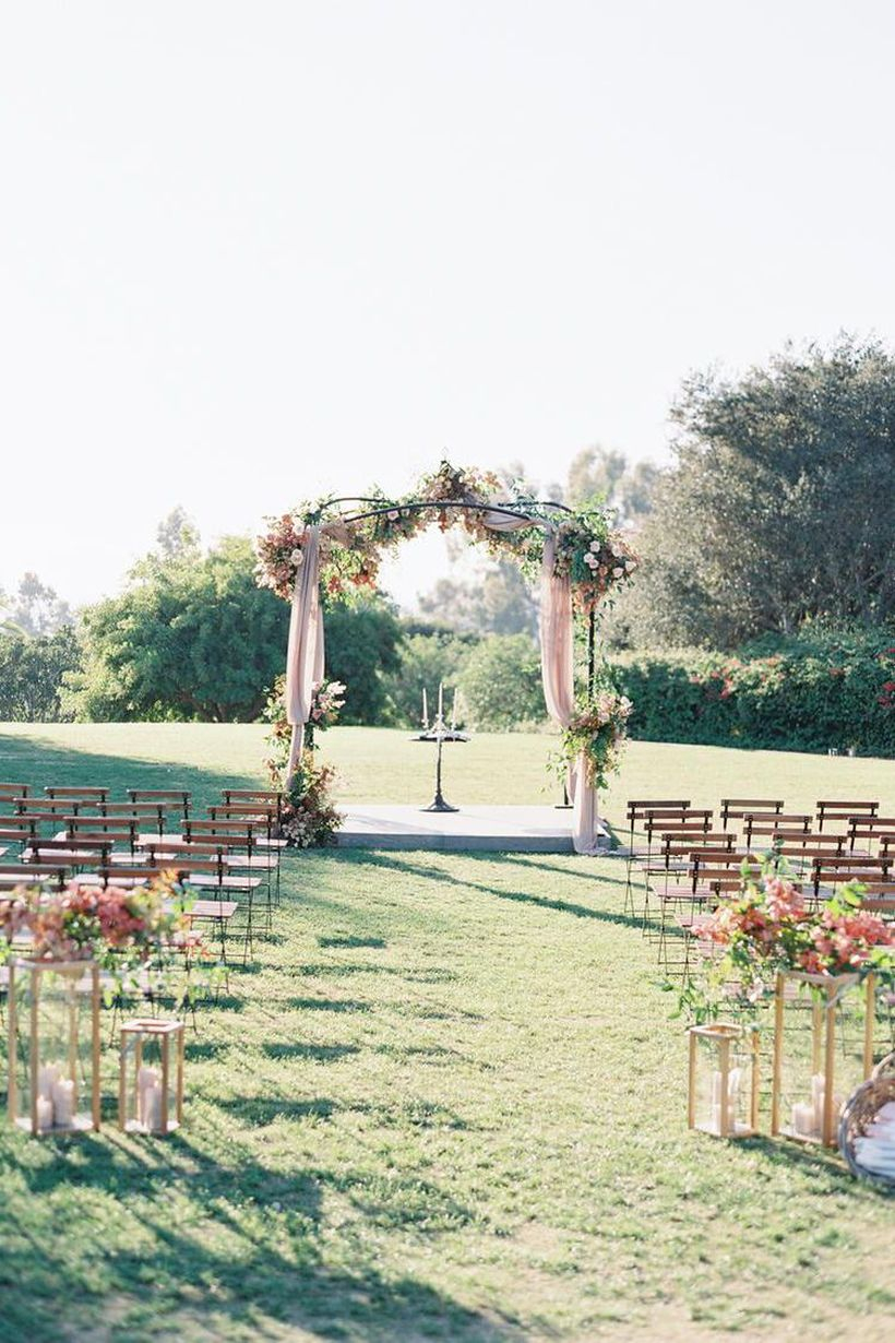 A creative outdoor venue for fall wedding with intimate courtyards, beds of hibiscus, and lush olive groves to celebrate your big day.